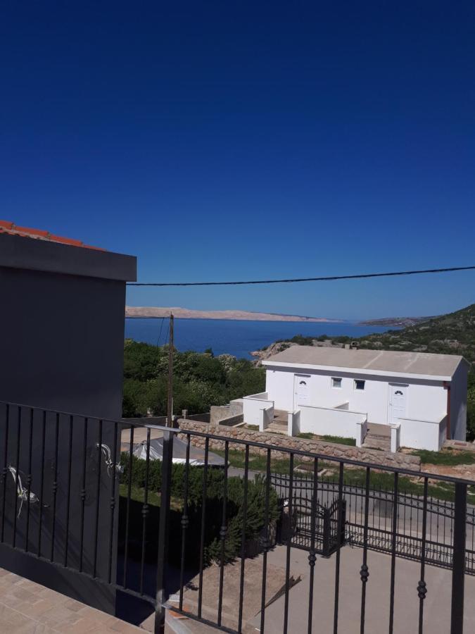 Apartmani Andrea Karlobag Exterior foto