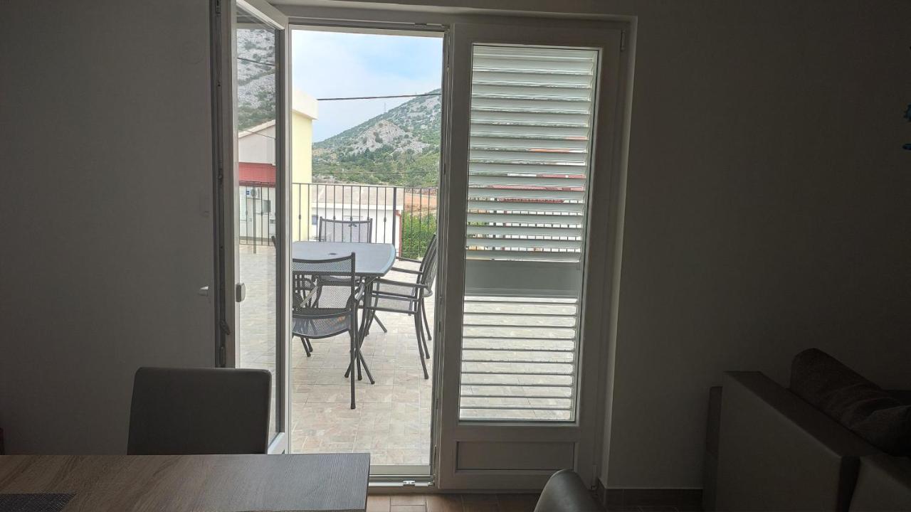 Apartmani Andrea Karlobag Exterior foto